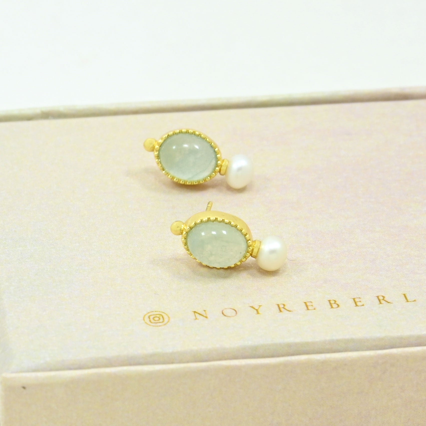 Aquamarine pearl stud earring gold plated
