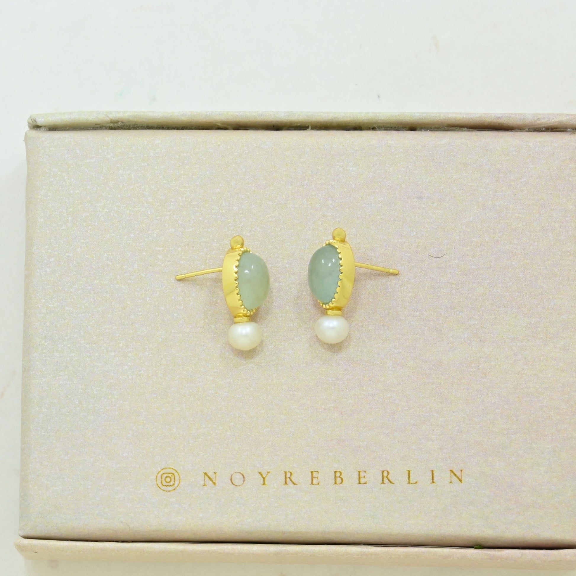 Aquamarine pearl stud earring gold plated