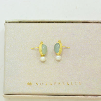 Aquamarine pearl stud earring gold plated