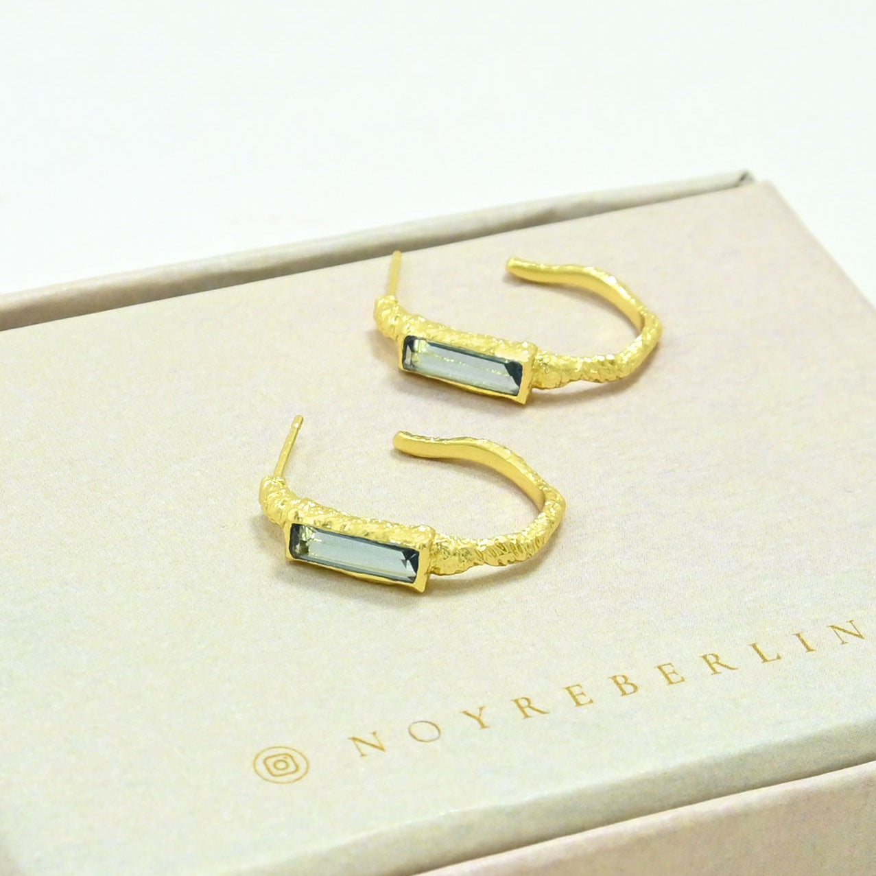 MORGANE HOOP EARRING