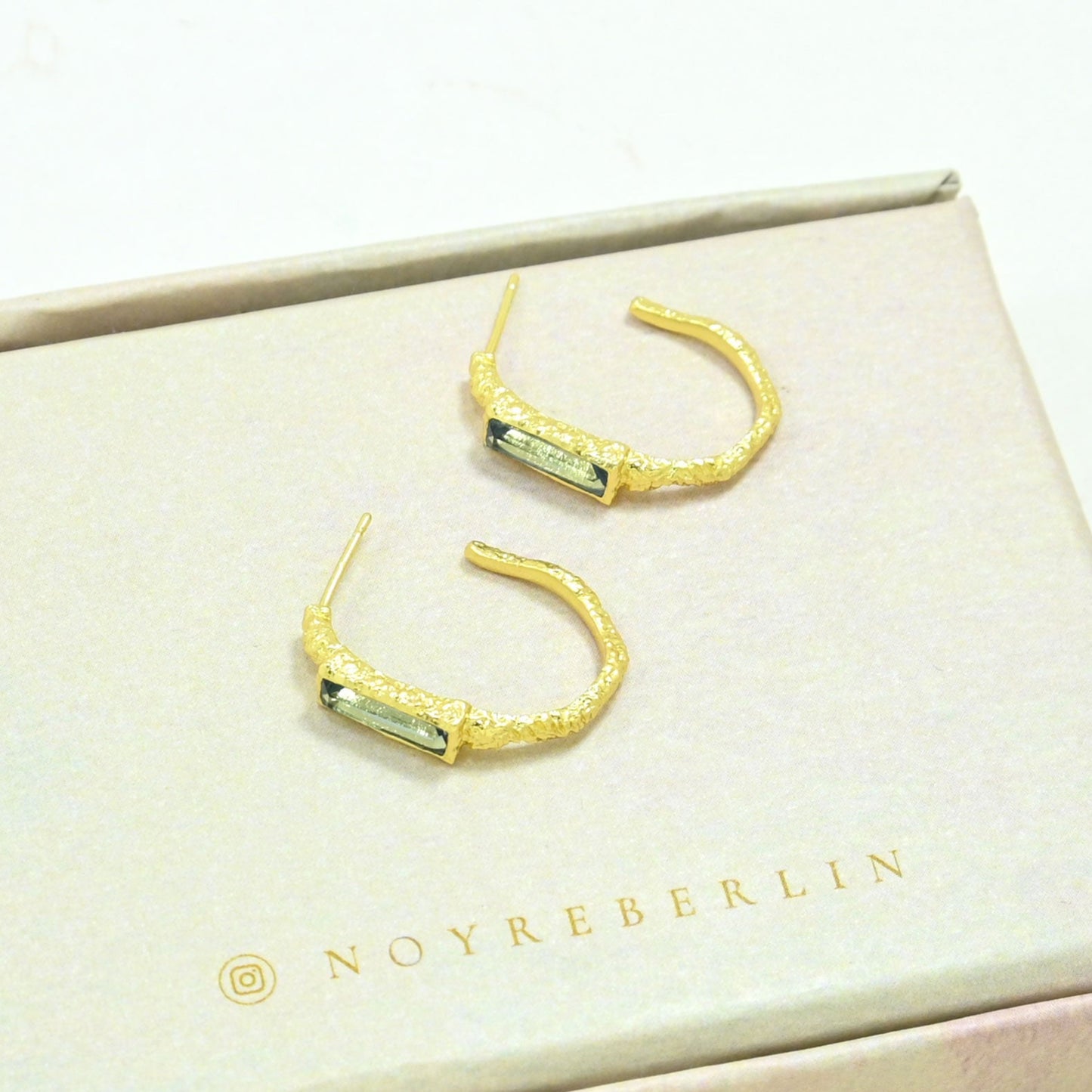 MORGANE HOOP EARRING