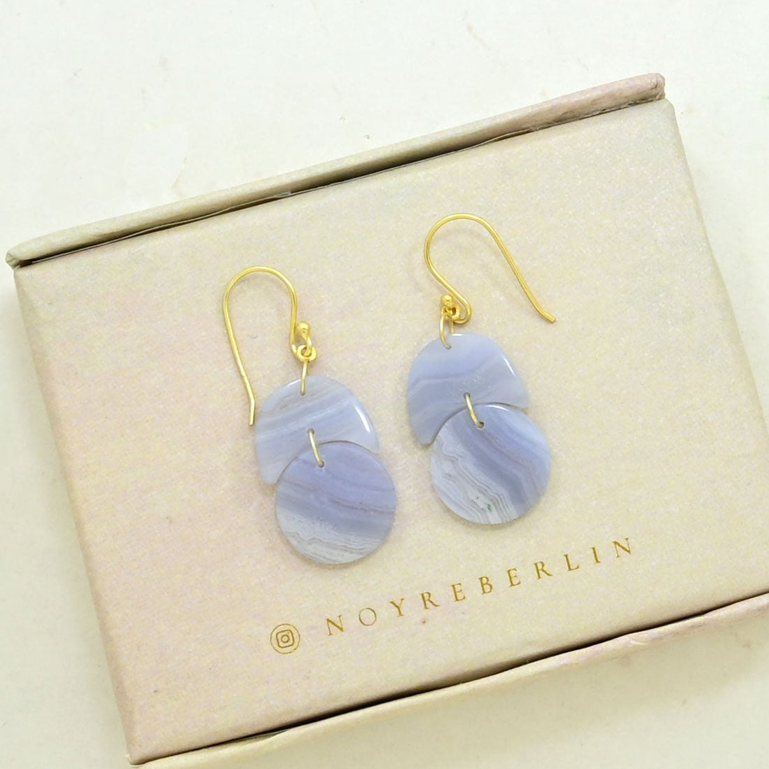 Drop earrings with light purple agate stone