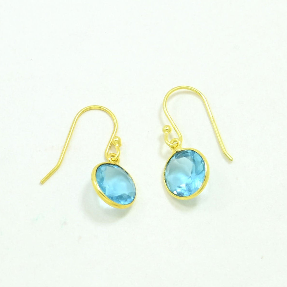 ROUND GEMSTONE EARRING