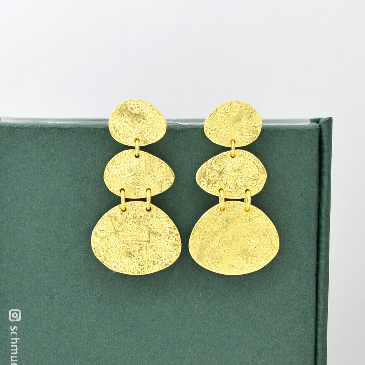 DEBRA CHIC EARRING