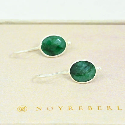 OVAL GEMSTONE EARRING
