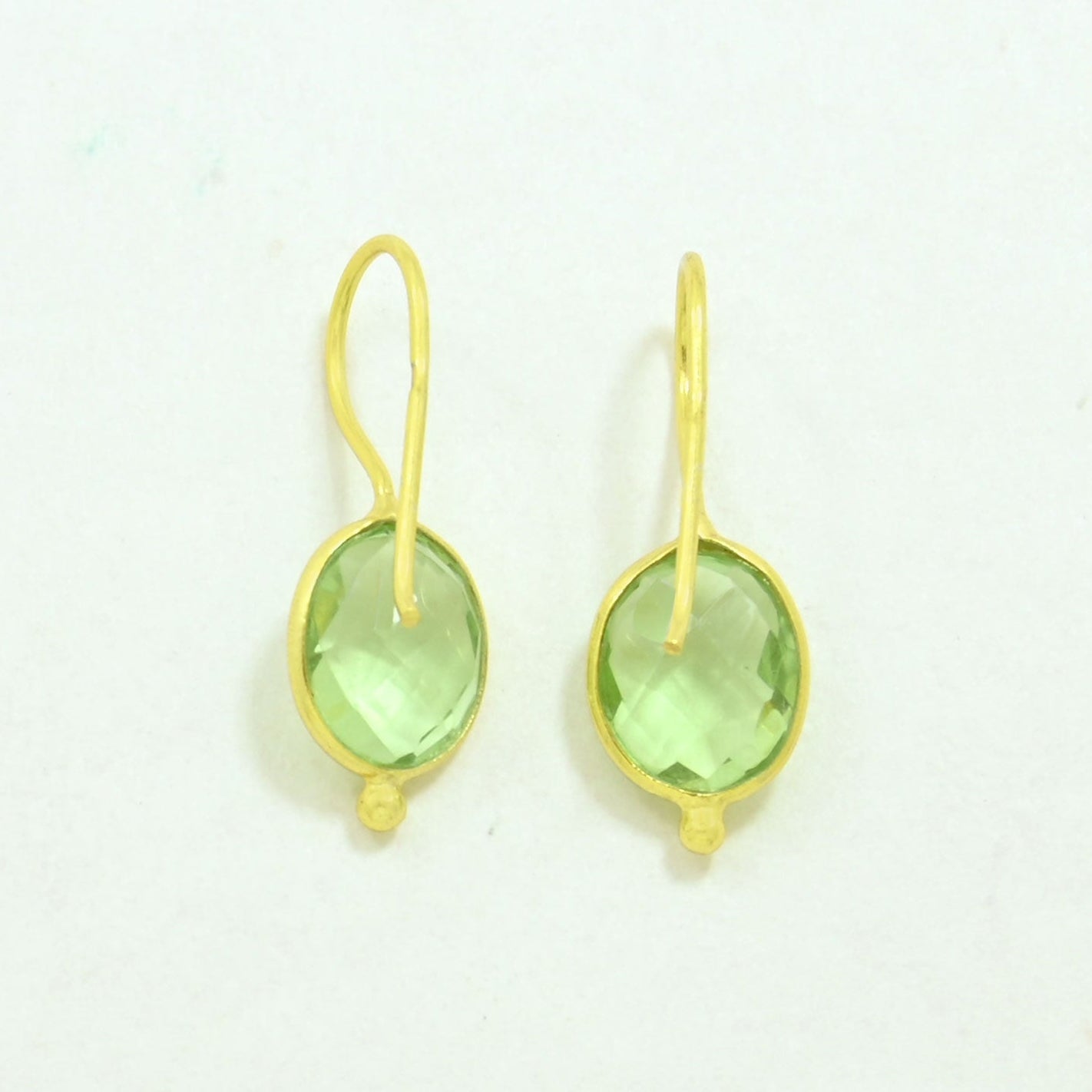 OVAL GEMSTONE EARRING