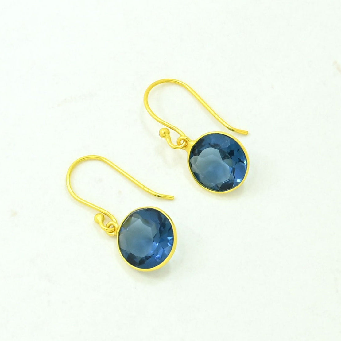 ROUND GEMSTONE EARRING