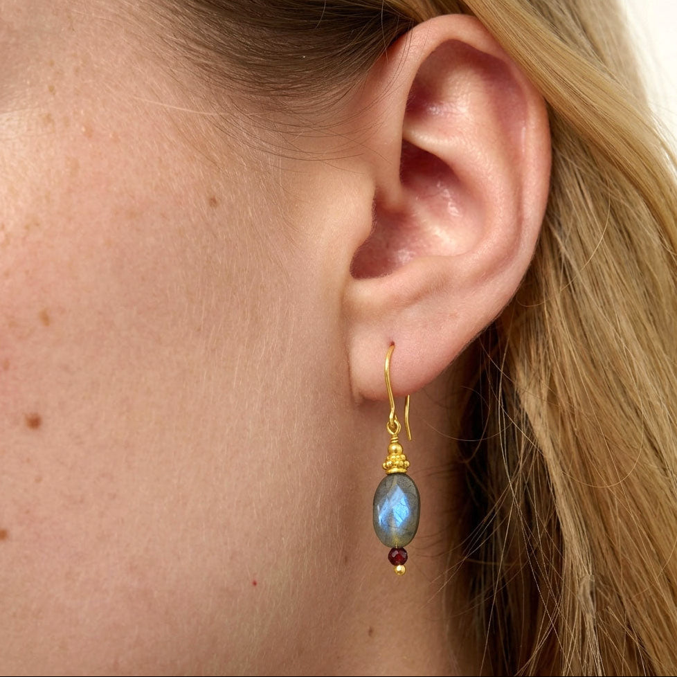 AMIRA EARRING