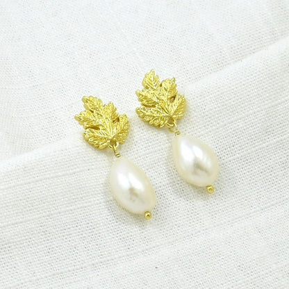 LEAFY PEARL EARRING