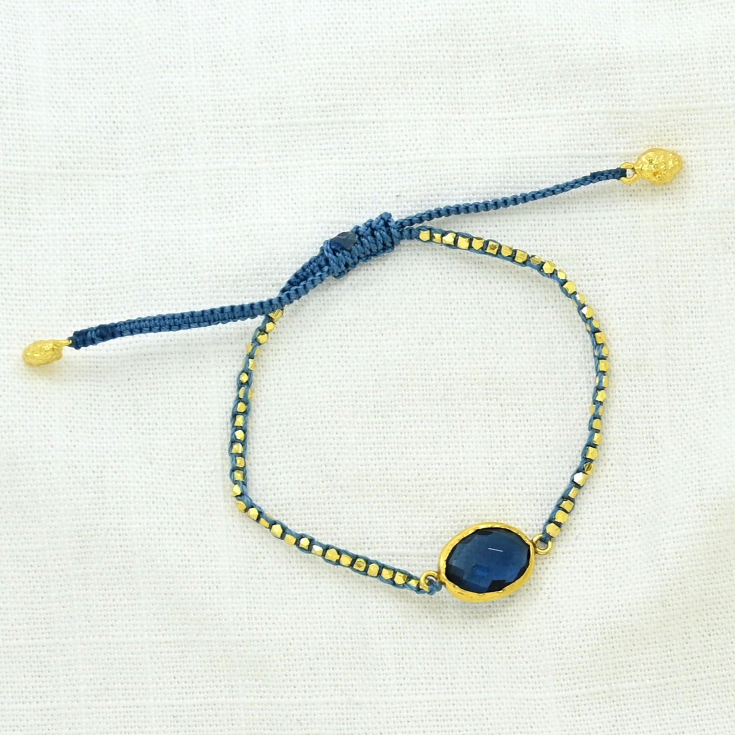 SHLYA MACRAMÉ ARMBAND