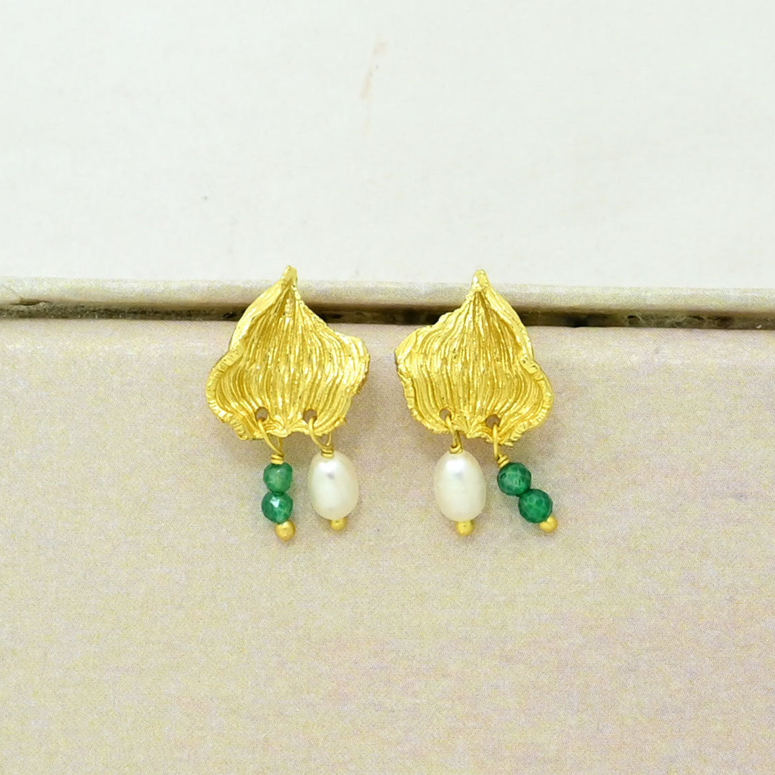 SHELLY EARRING