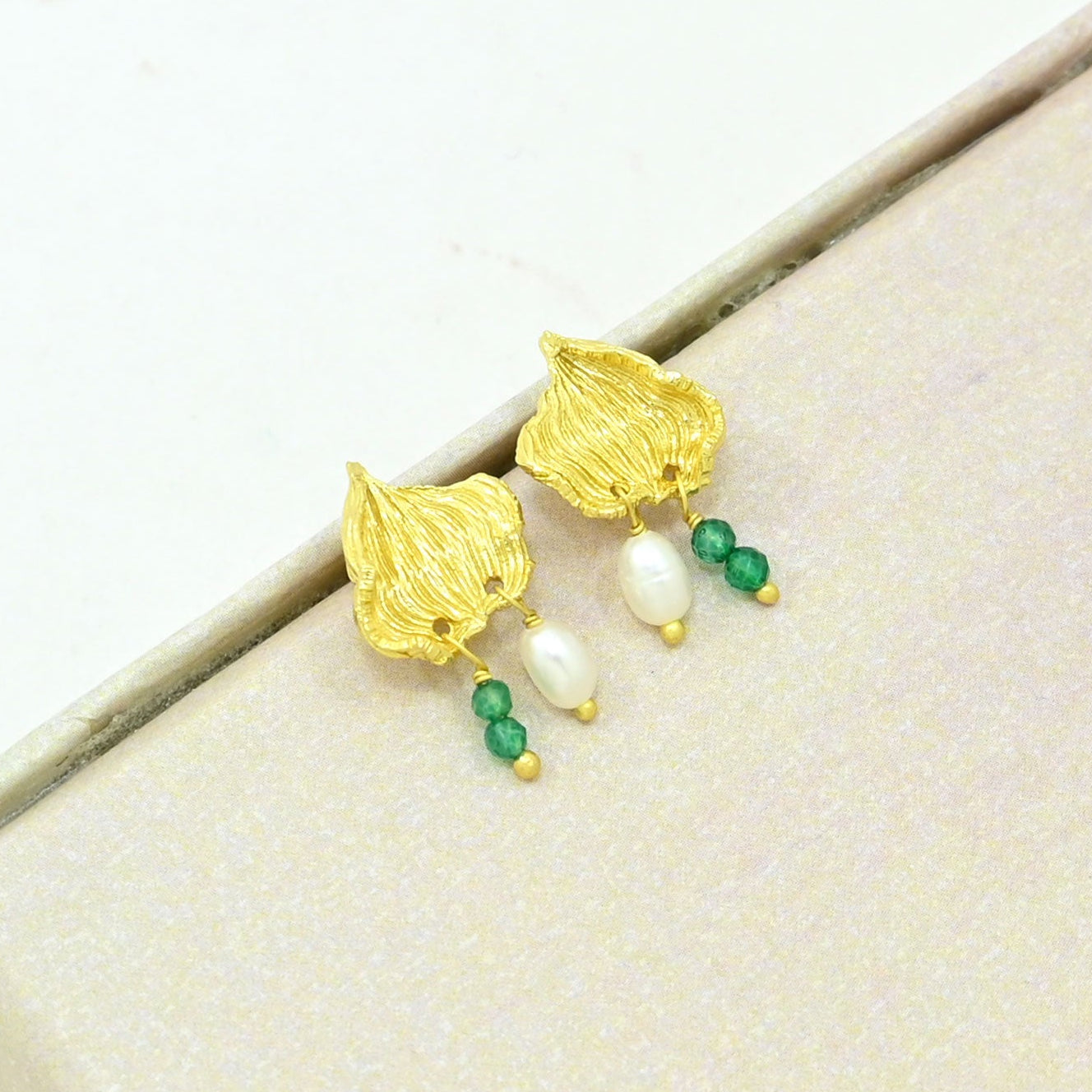 SHELLY EARRING