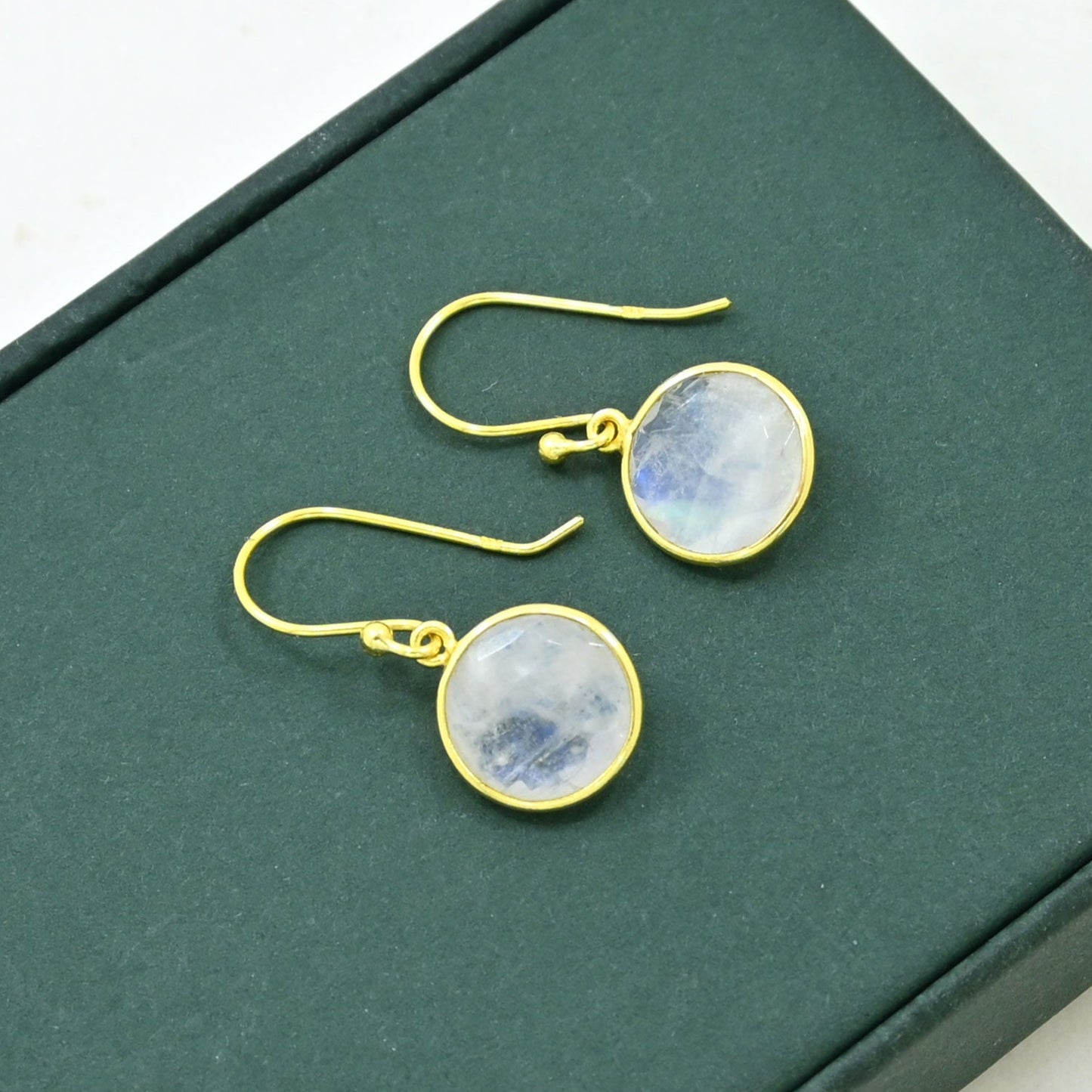 ROUND GEMSTONE EARRING