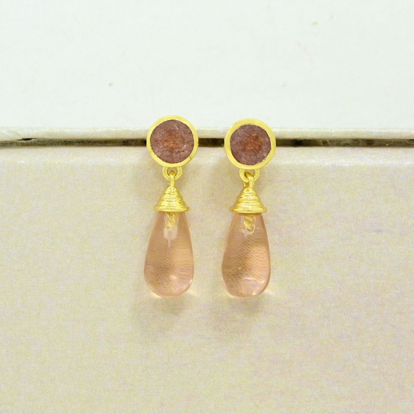 morganite strawberry quartz earring gold plated