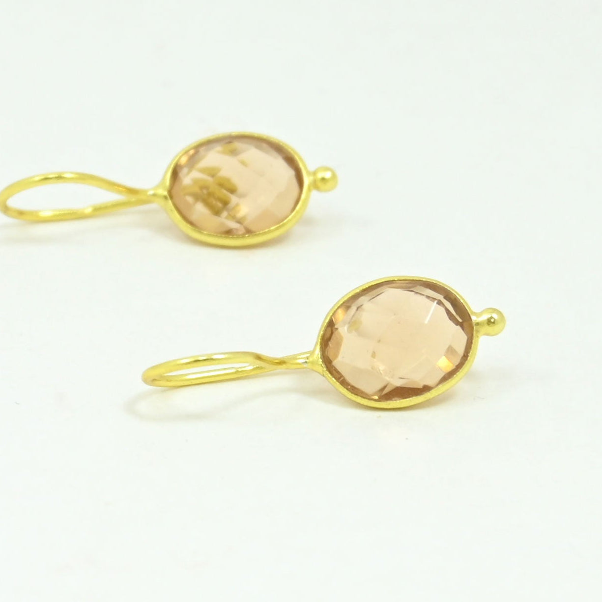OVAL GEMSTONE EARRING