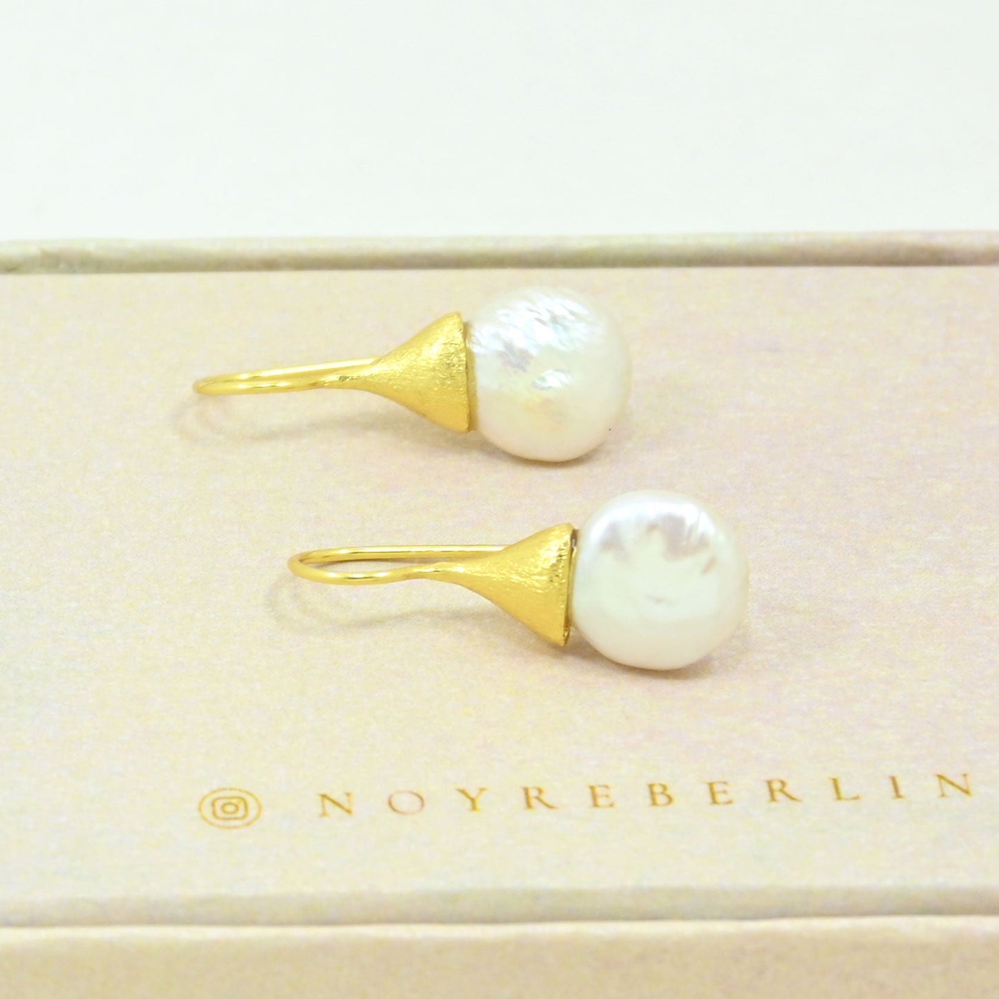 pearl drop earring gold plated