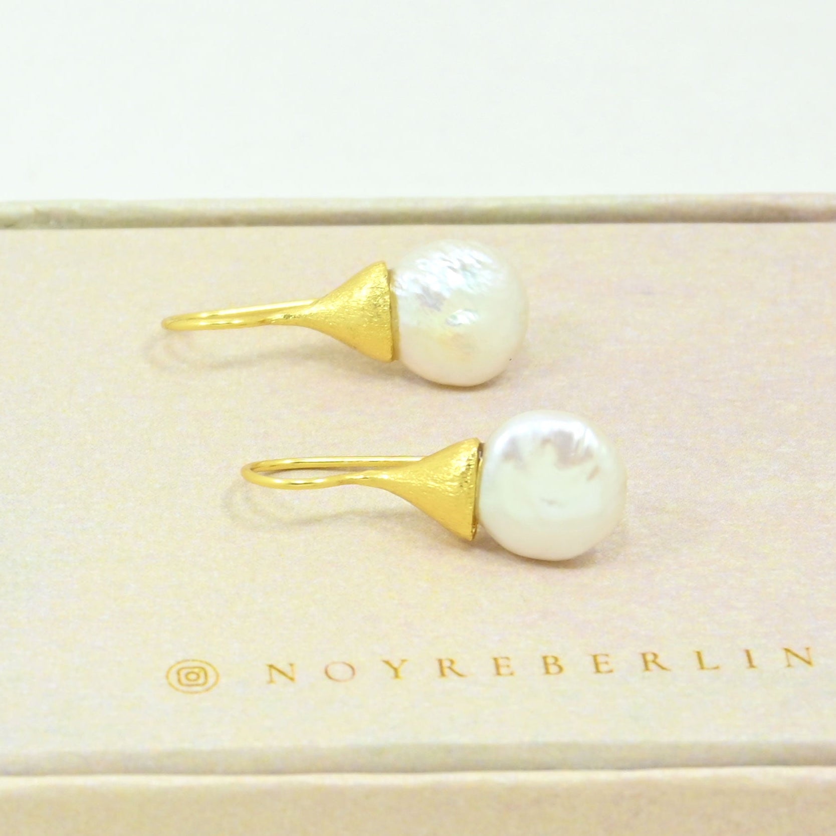 pearl drop earring gold plated