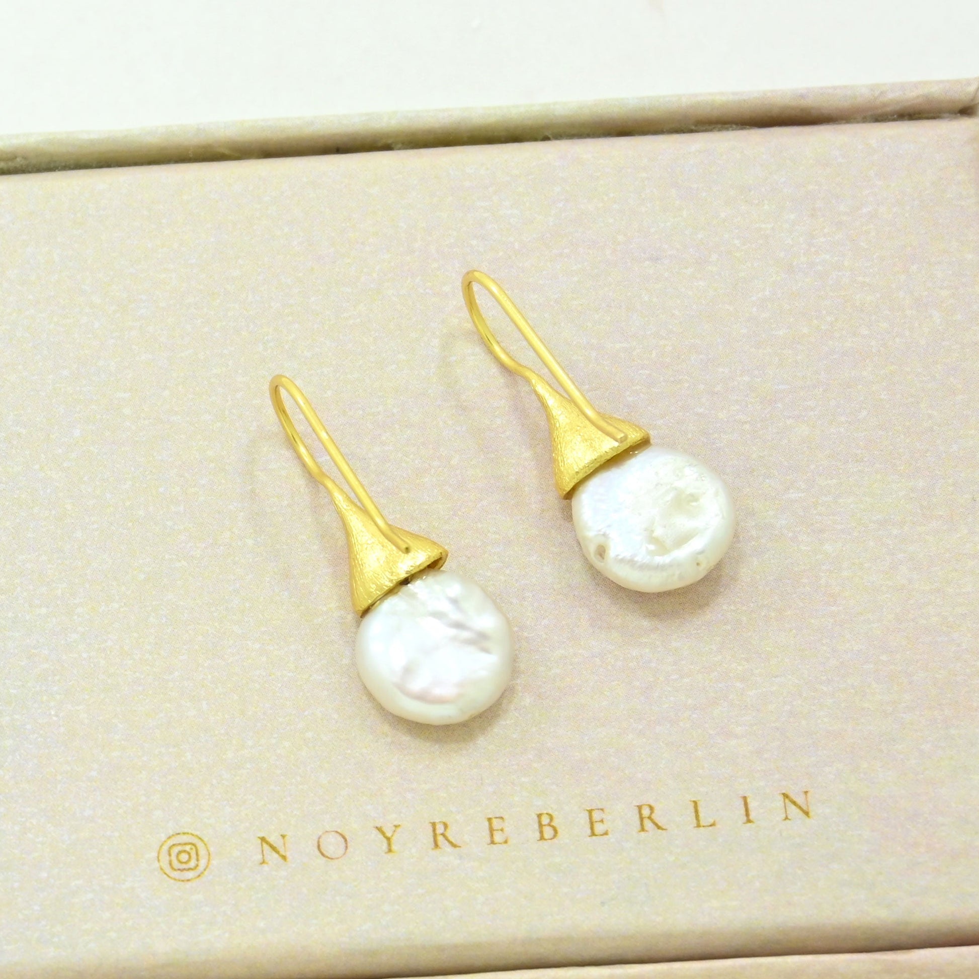 pearl drop earring gold plated