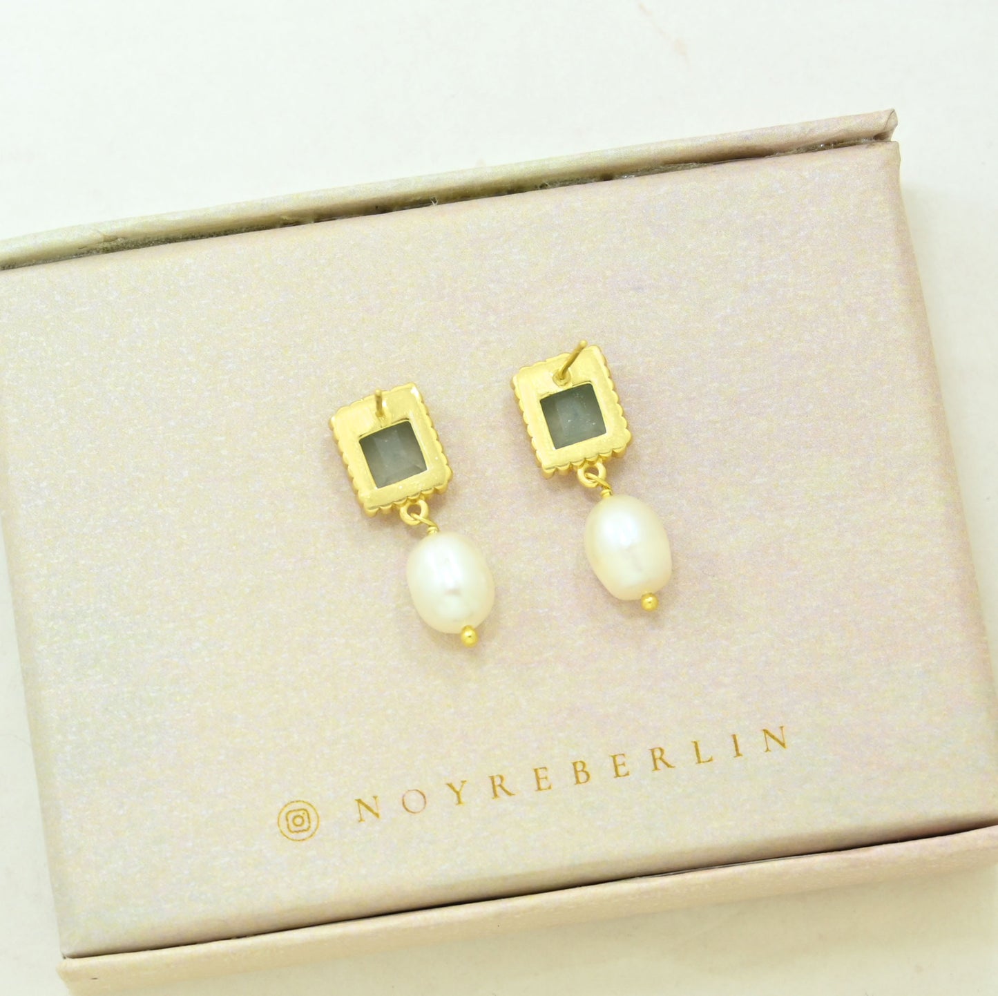 JANIKA EARRING