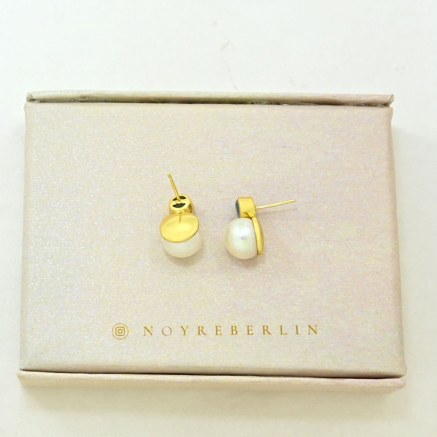 CLIO STUD EARRING