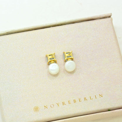 AALIYAH STUD EARRING