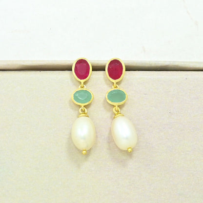 AVA EARRING