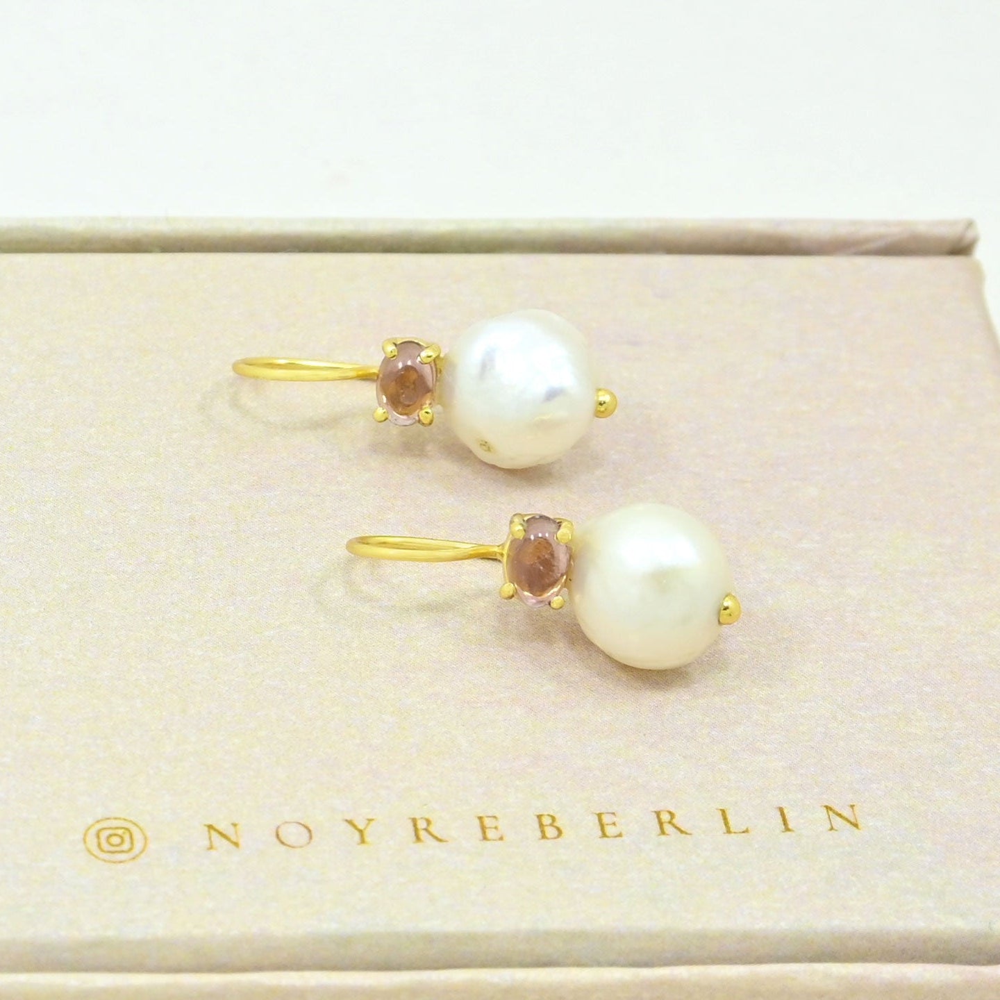Pearl Rhodolite Earring gold plated