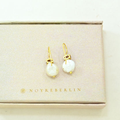 Pearl Rhodolite Earring gold plated