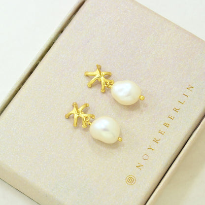 Pearl dangle earring gold plated