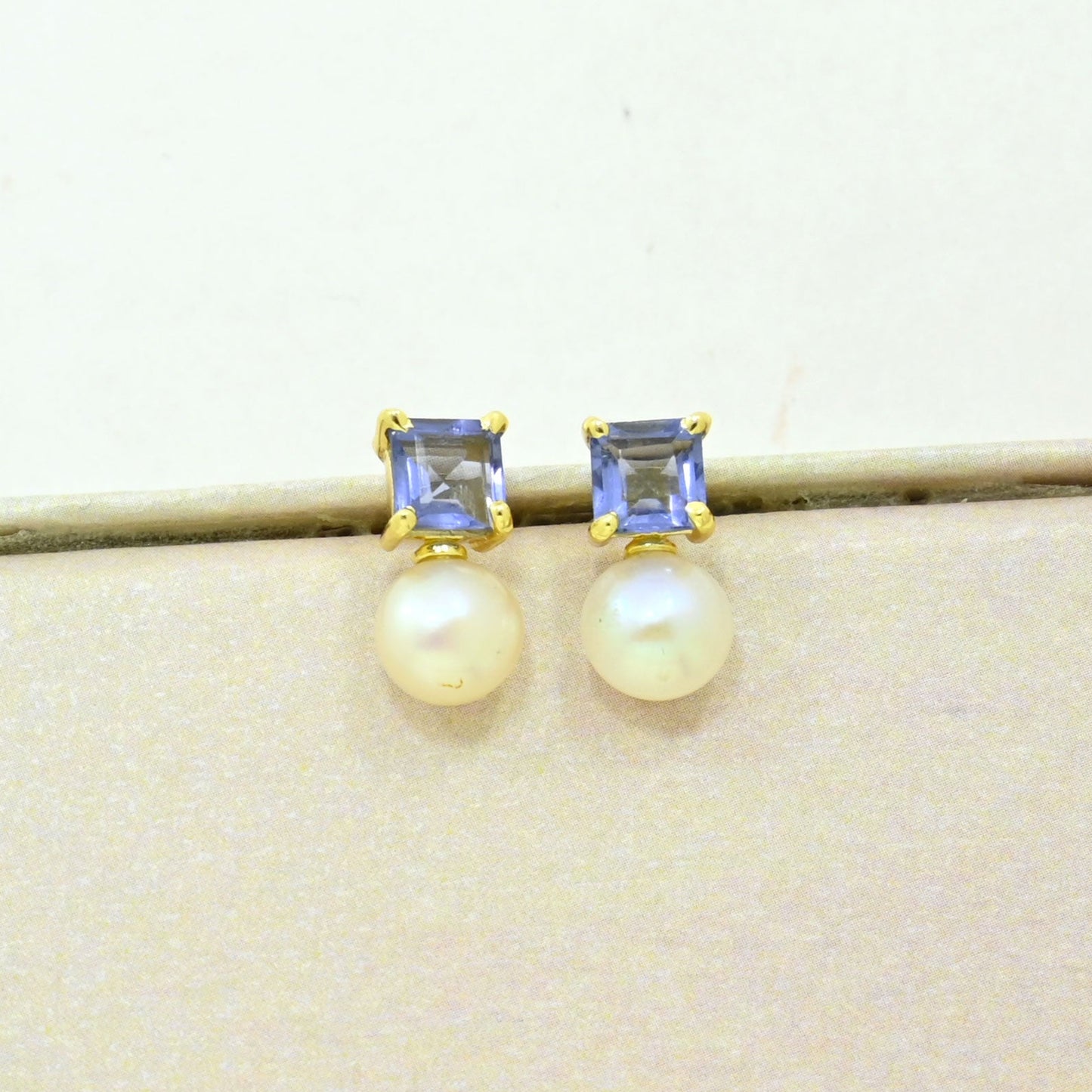 pearl tanzanite stud earring gold plated
