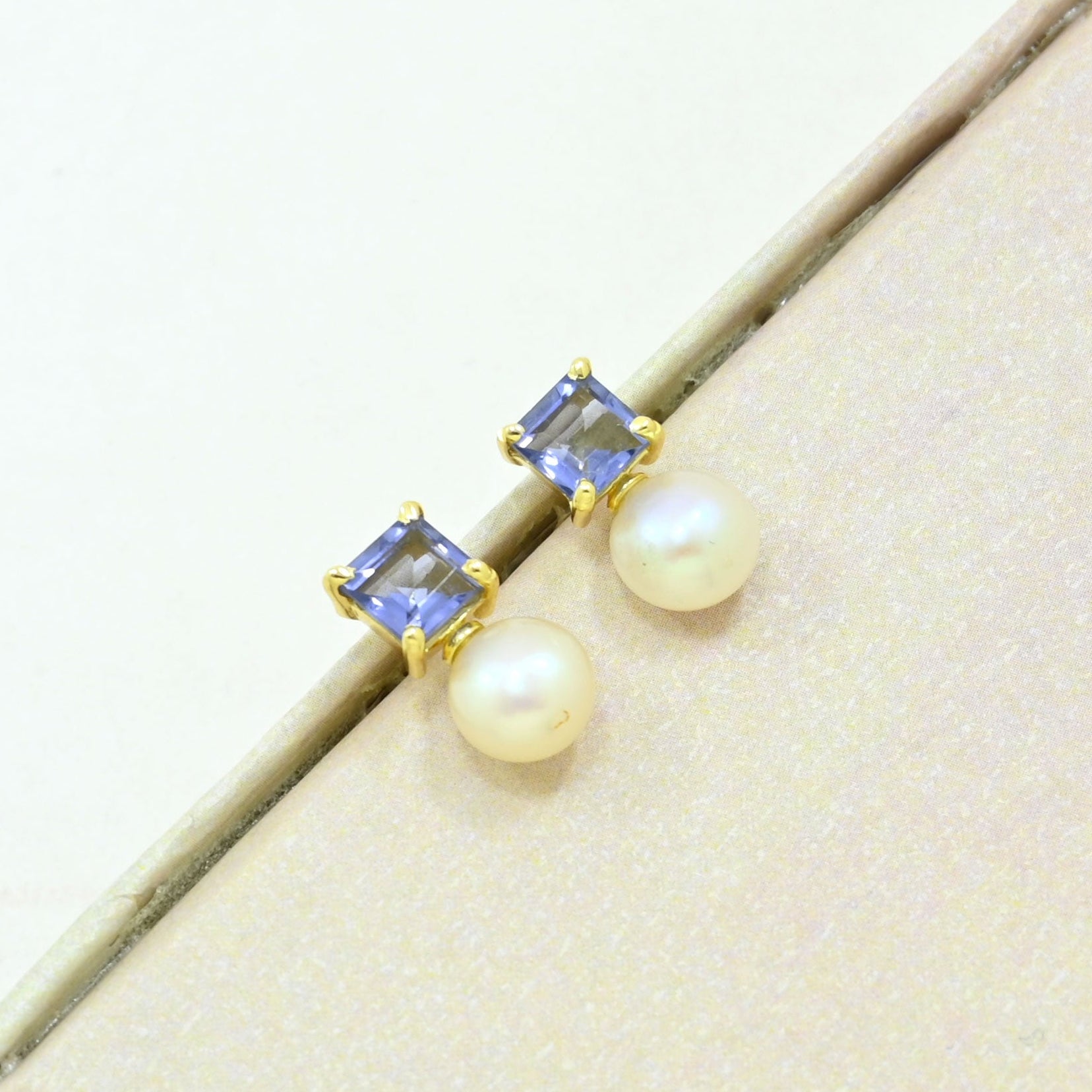 pearl tanzanite stud earring gold plated