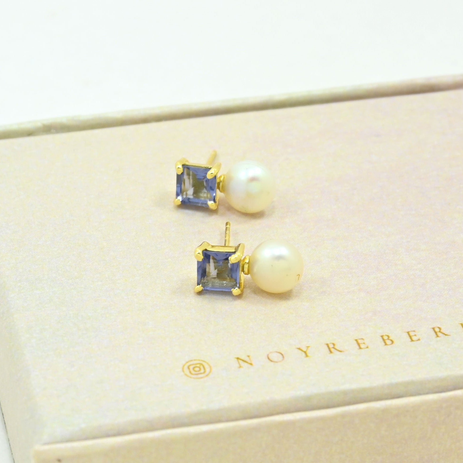 pearl tanzanite stud earring gold plated