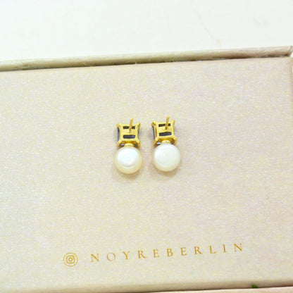 pearl tanzanite stud earring gold plated