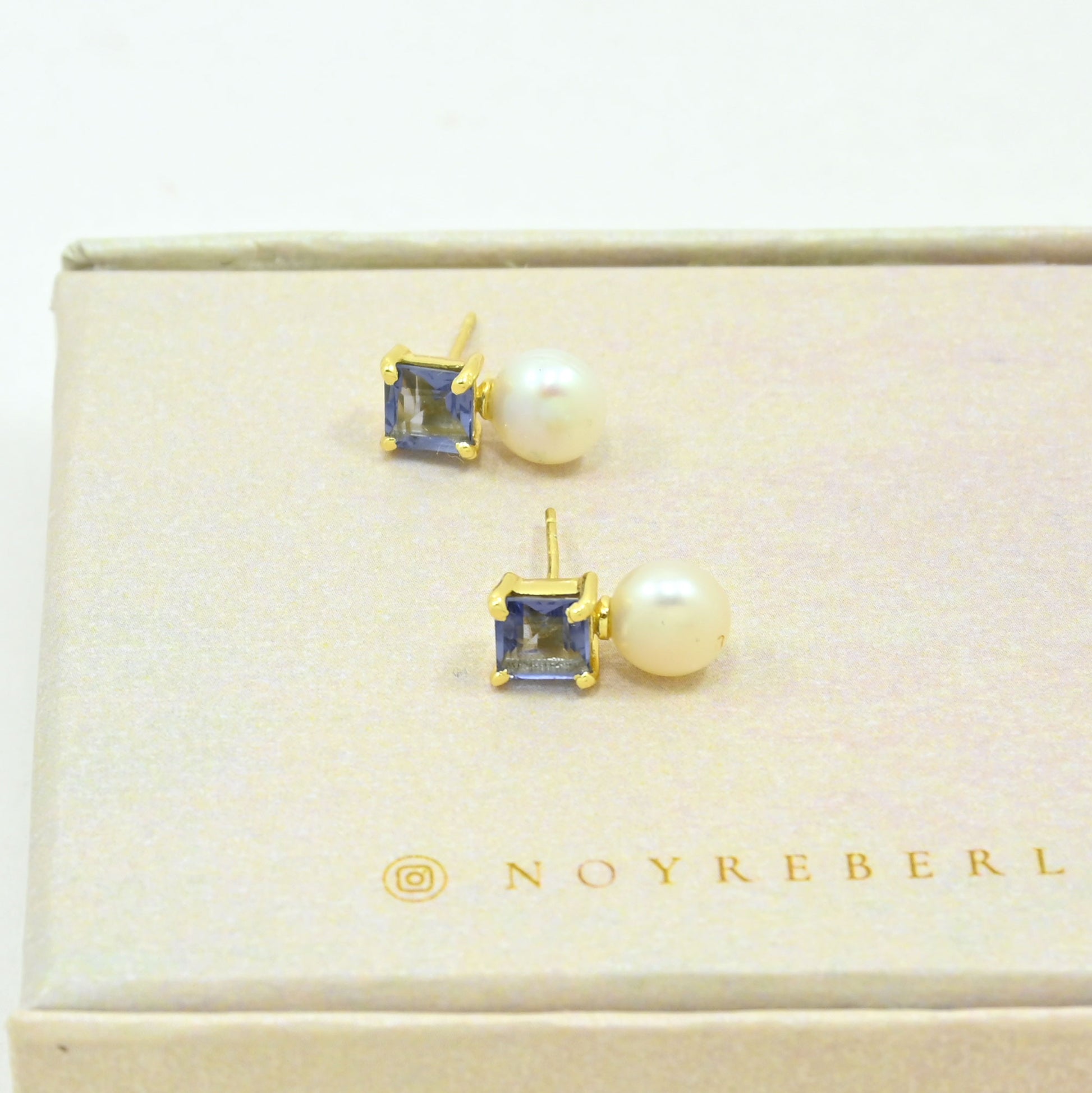 pearl tanzanite stud earring gold plated