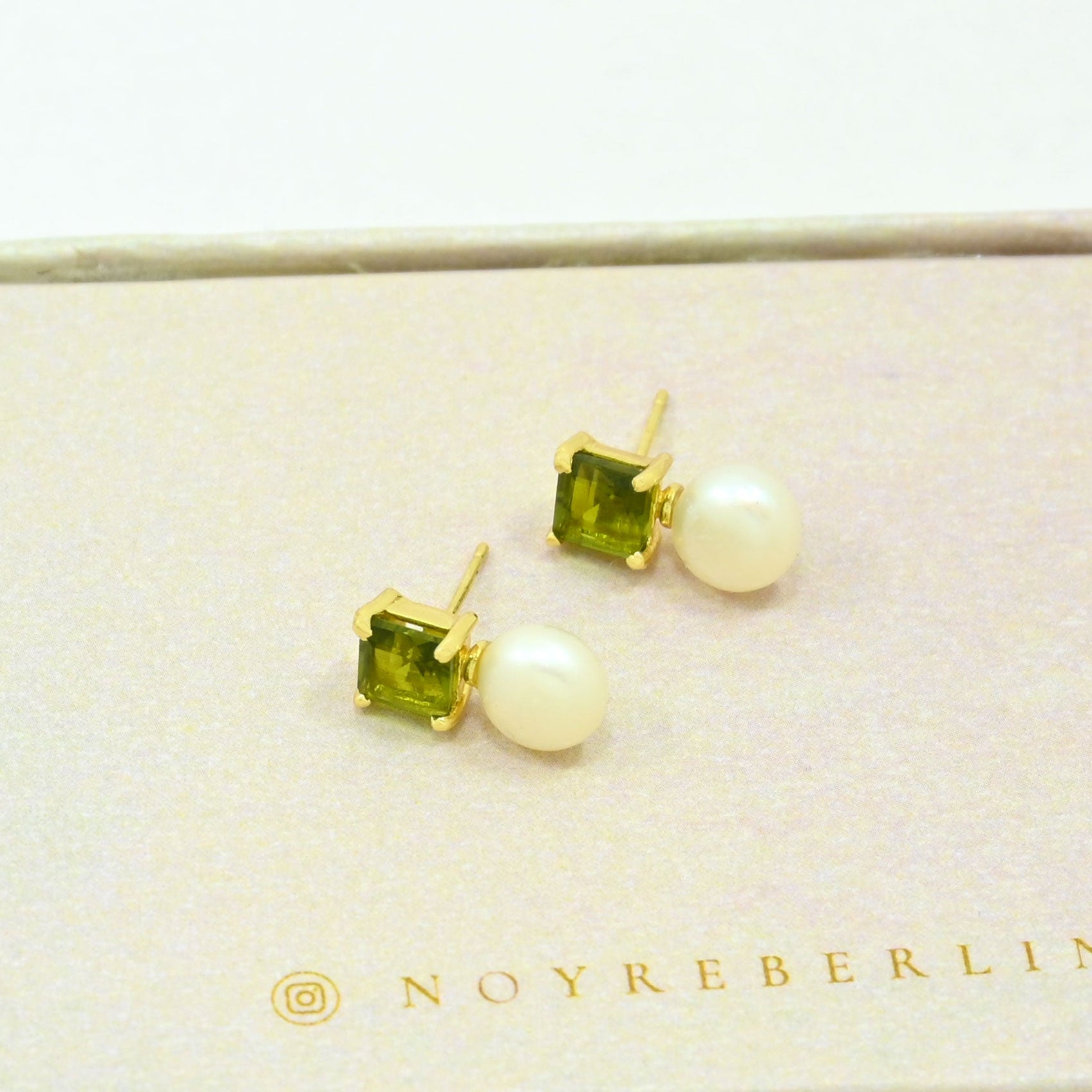 pearl green tourmaline stud earring gold plated
