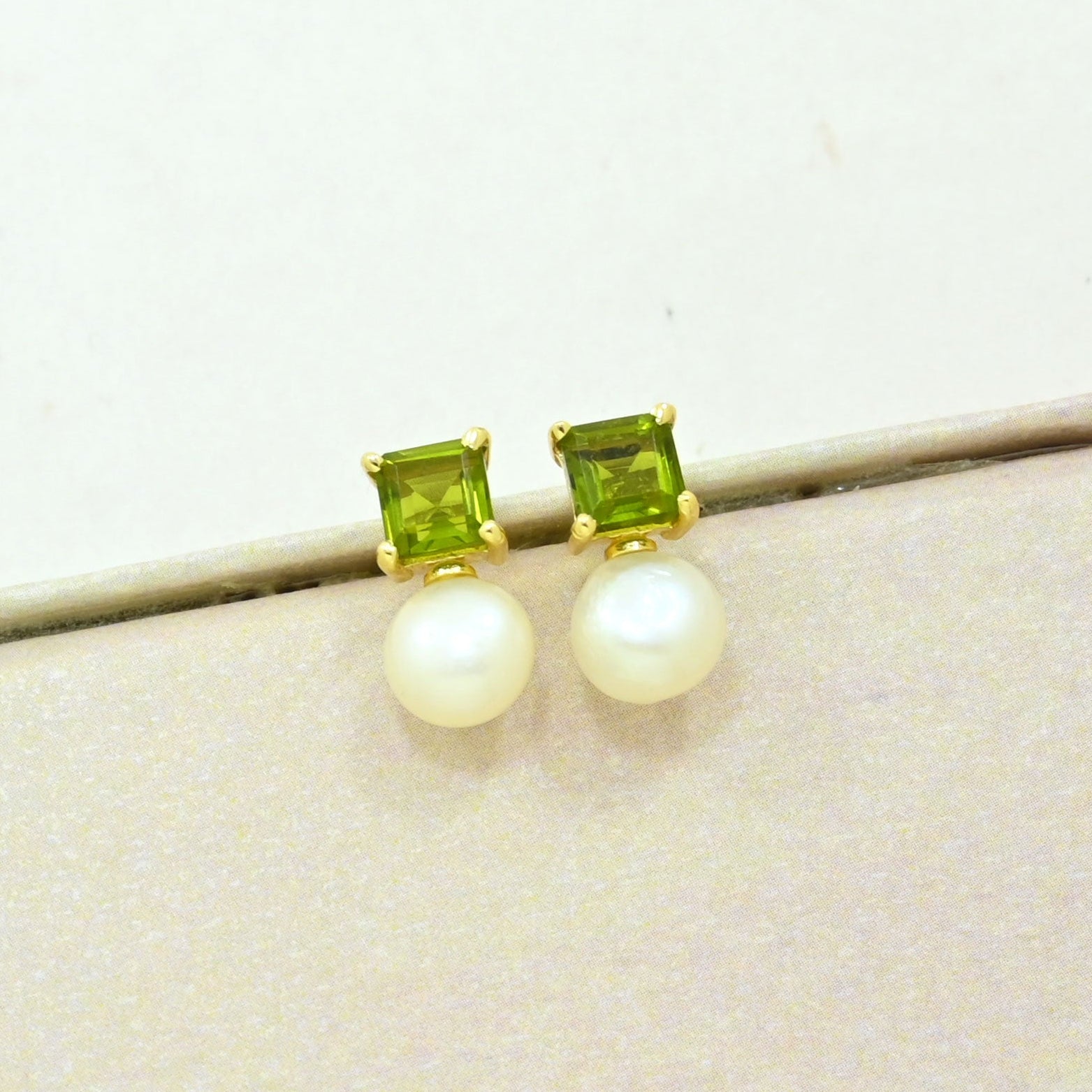 pearl green tourmaline stud earring gold plated