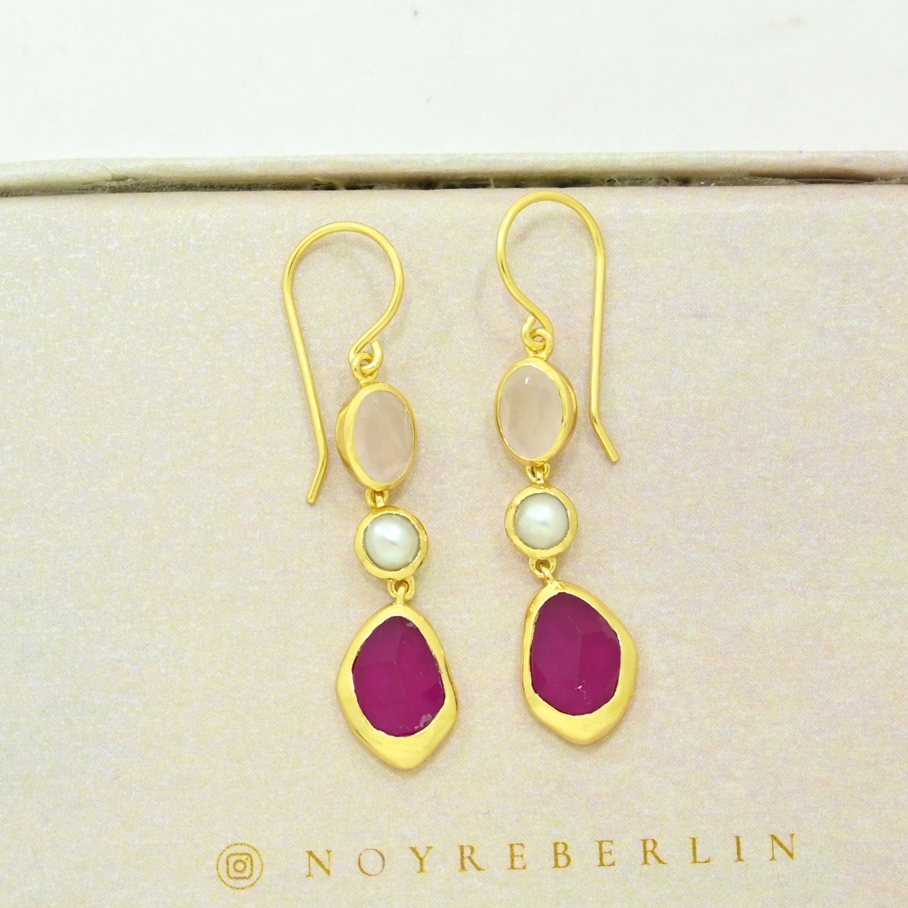 rose quartz pearl earring gold plated