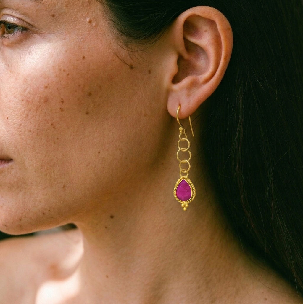 VIDA EARRING - RUBY