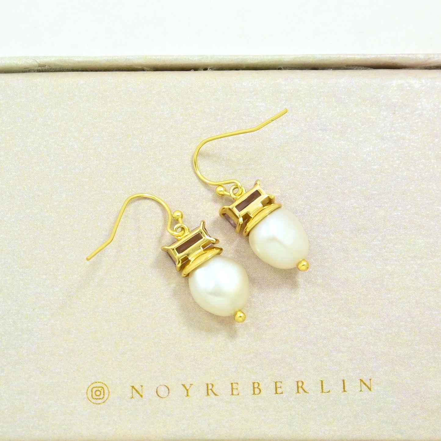 pearl rhodolite earring gold plated