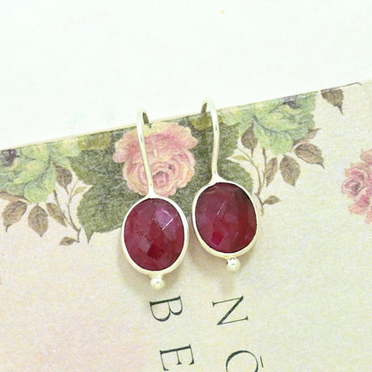 OVAL GEMSTONE EARRING
