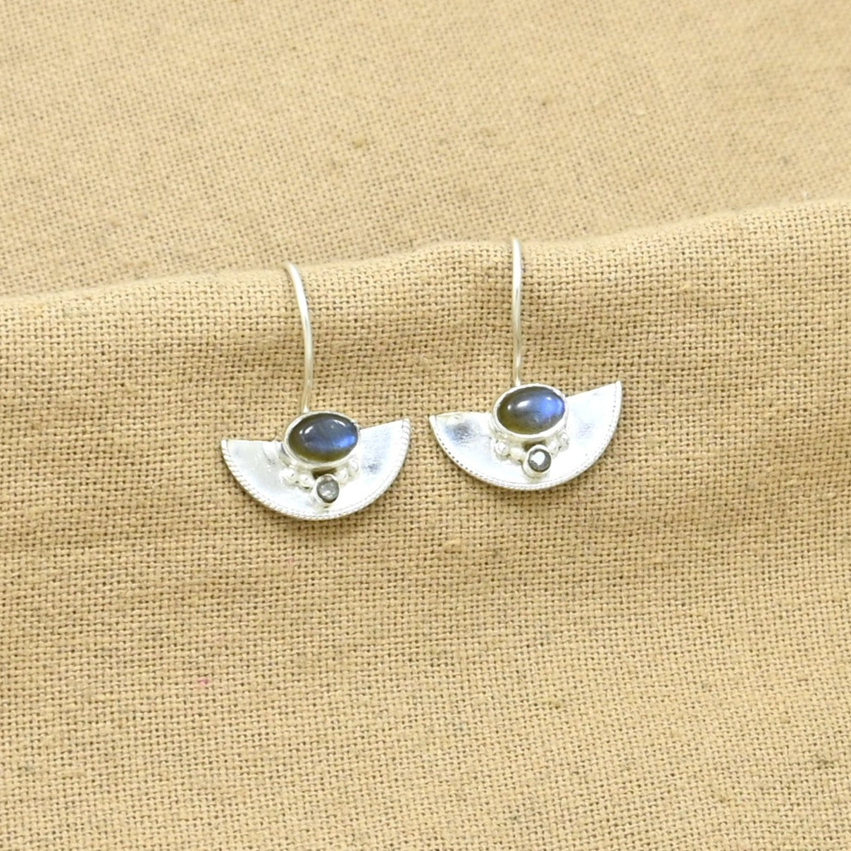 LUNA EARRING