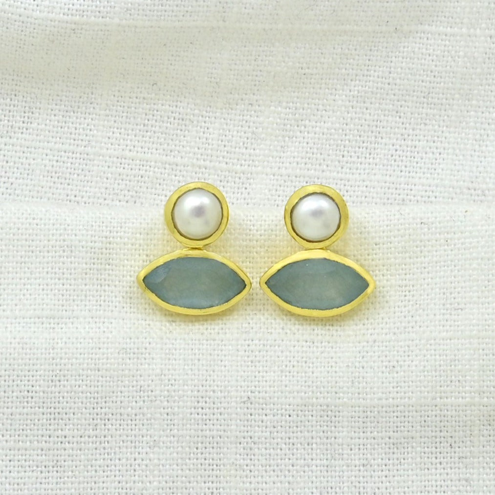 HOT CHICK STUD EARRING