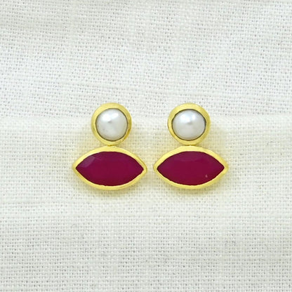 HOT CHICK STUD EARRING