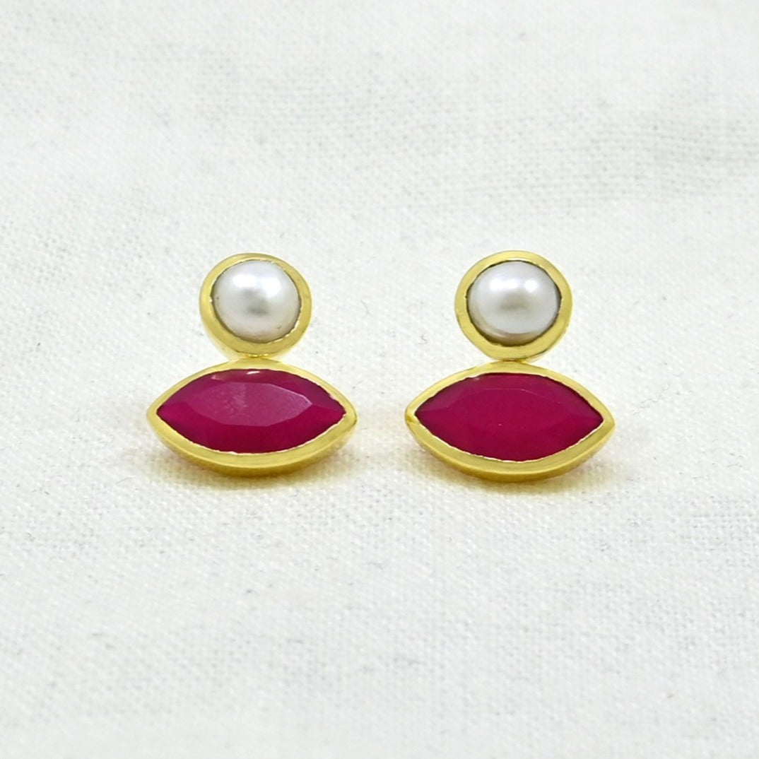 HOT CHICK STUD EARRING