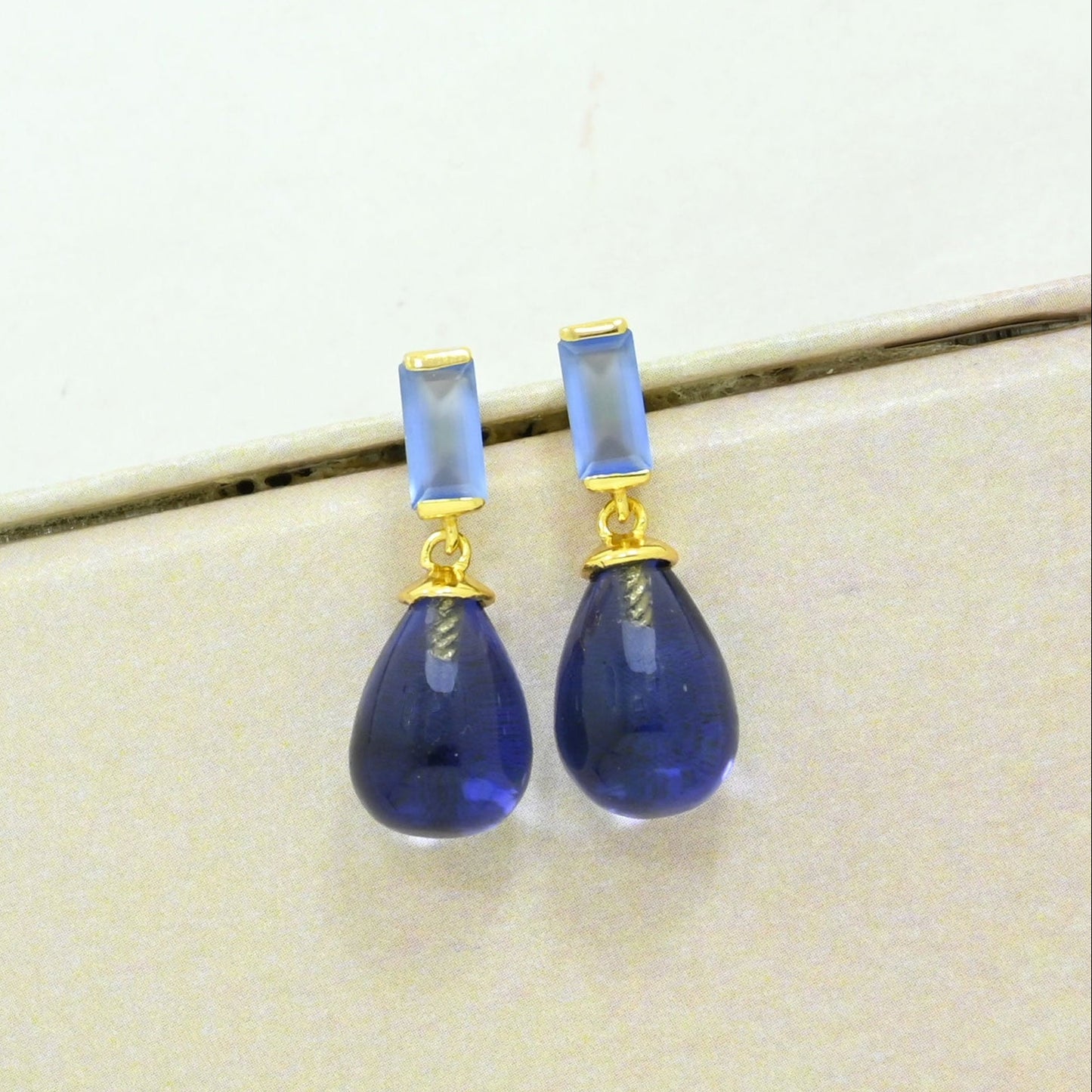Tanzanite blue chalcedony earring gold plated