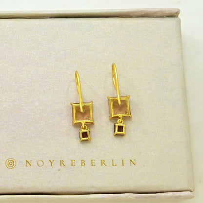 Back side of Morganite & Rhodolite earring gold plated